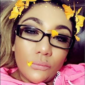 Meet your Posher, Perla